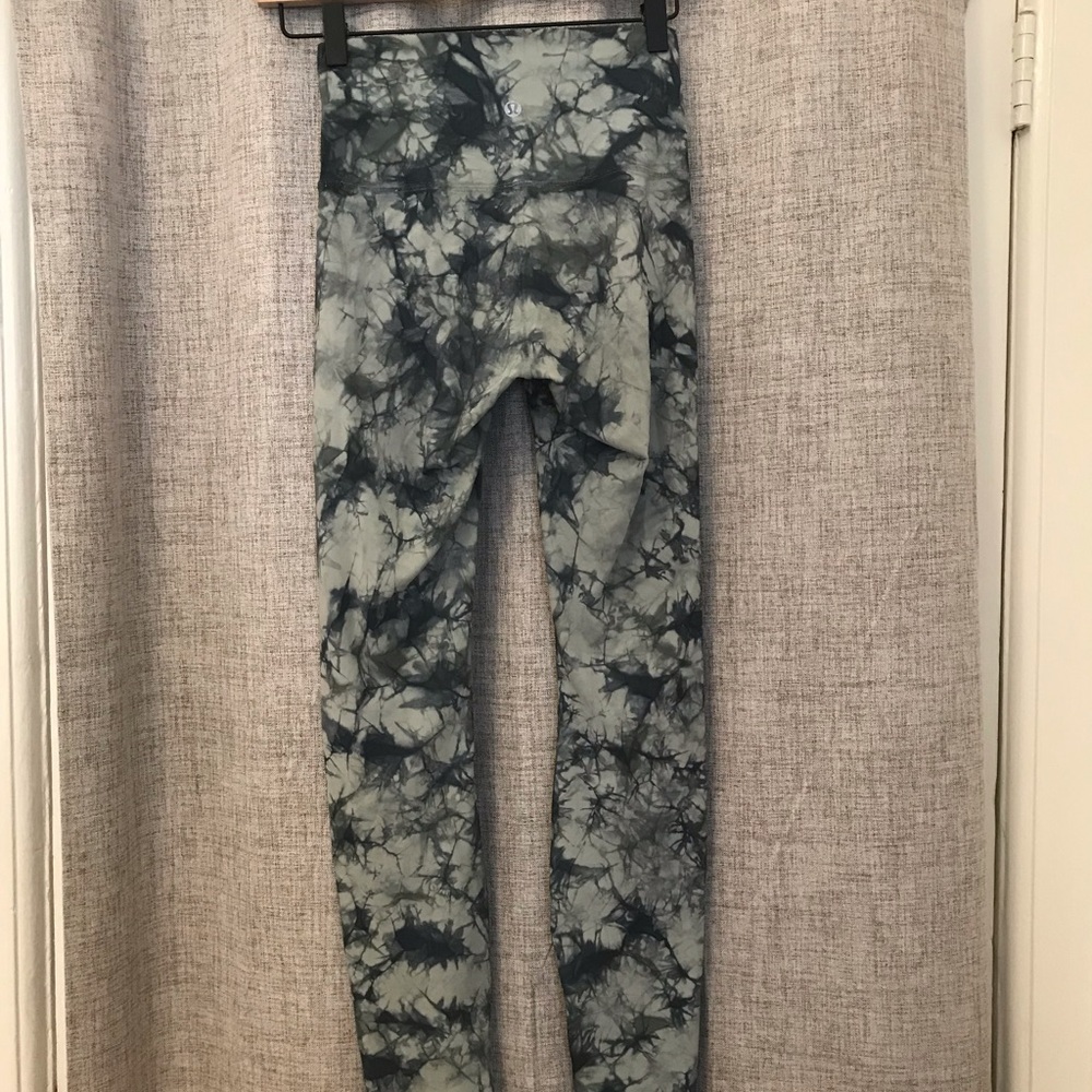 Used - Lululemon green leggings